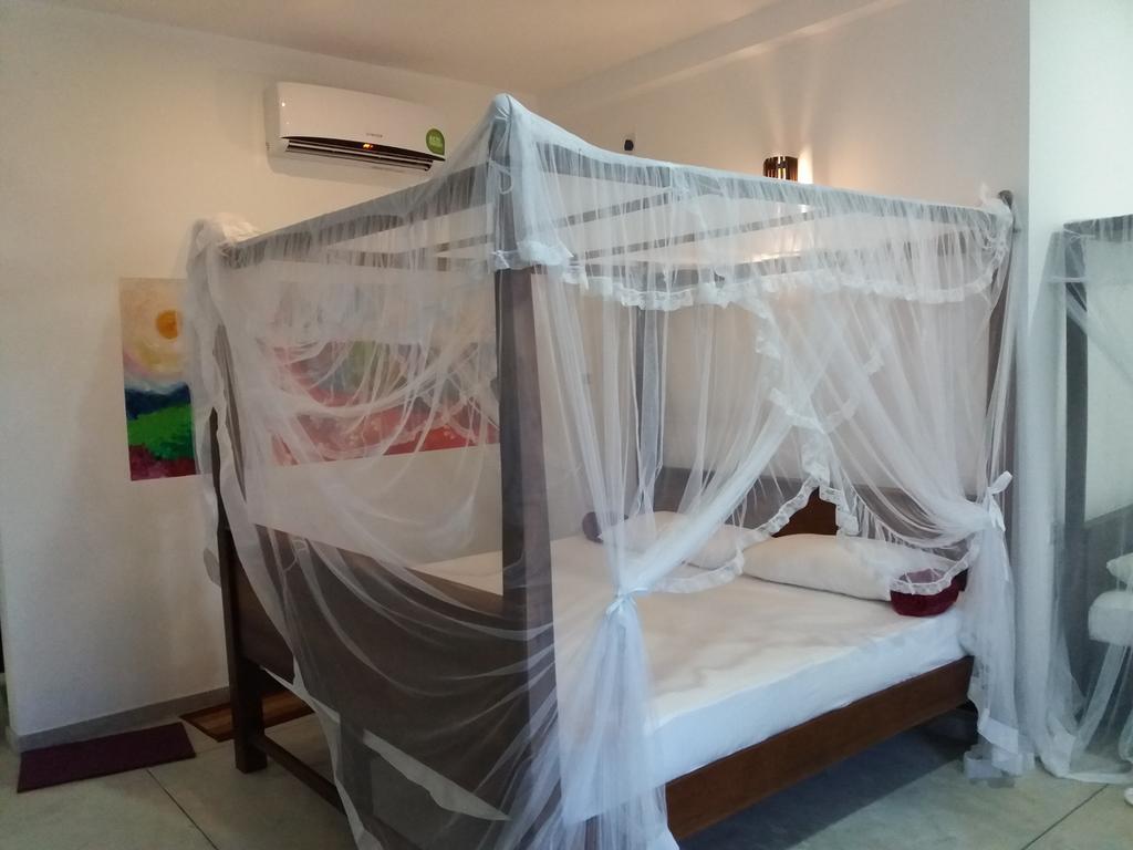 Peacock Wings Guest Hotel Mirissa Ngoại thất bức ảnh