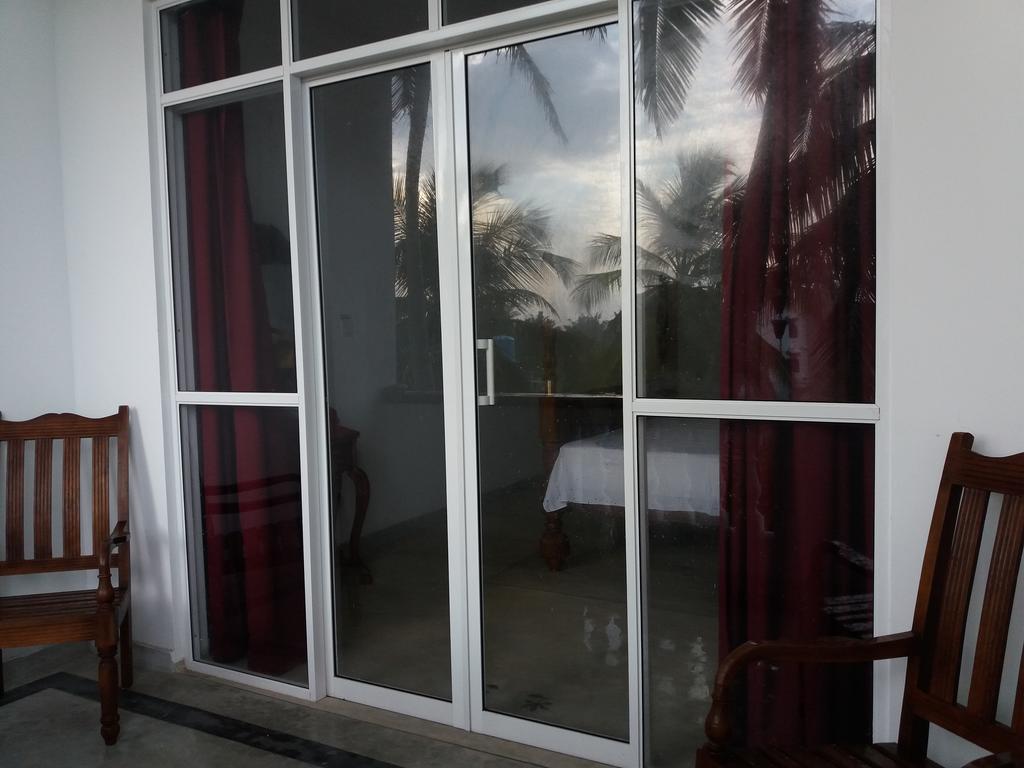 Peacock Wings Guest Hotel Mirissa Ngoại thất bức ảnh