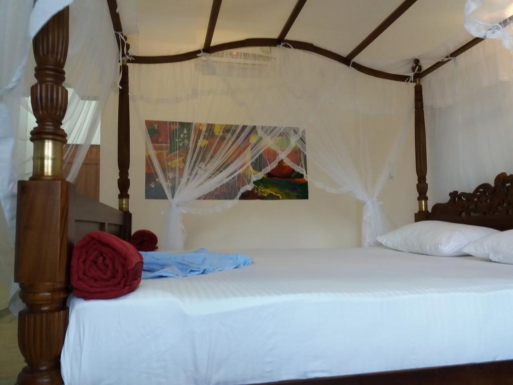 Peacock Wings Guest Hotel Mirissa Ngoại thất bức ảnh