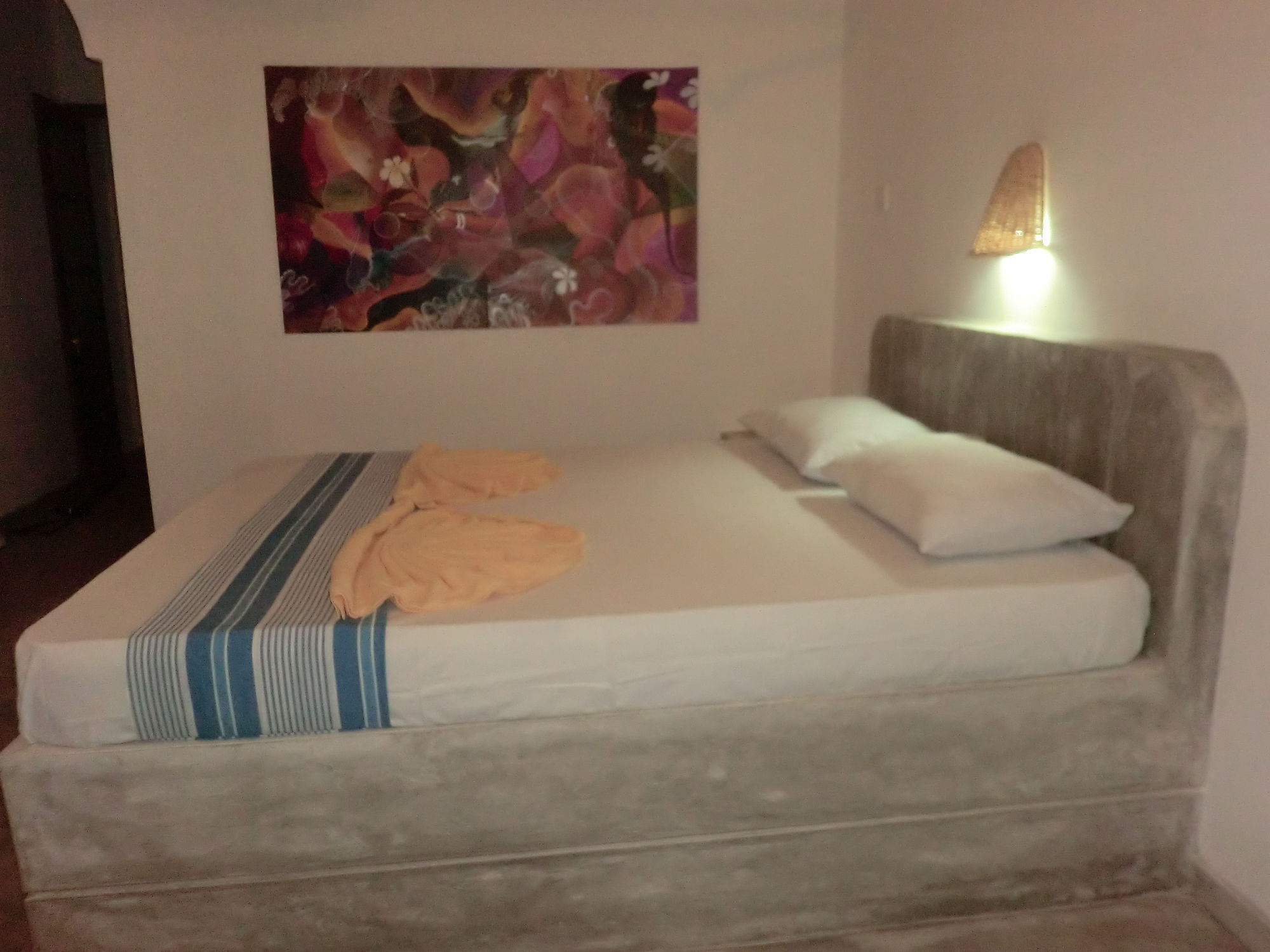 Peacock Wings Guest Hotel Mirissa Ngoại thất bức ảnh